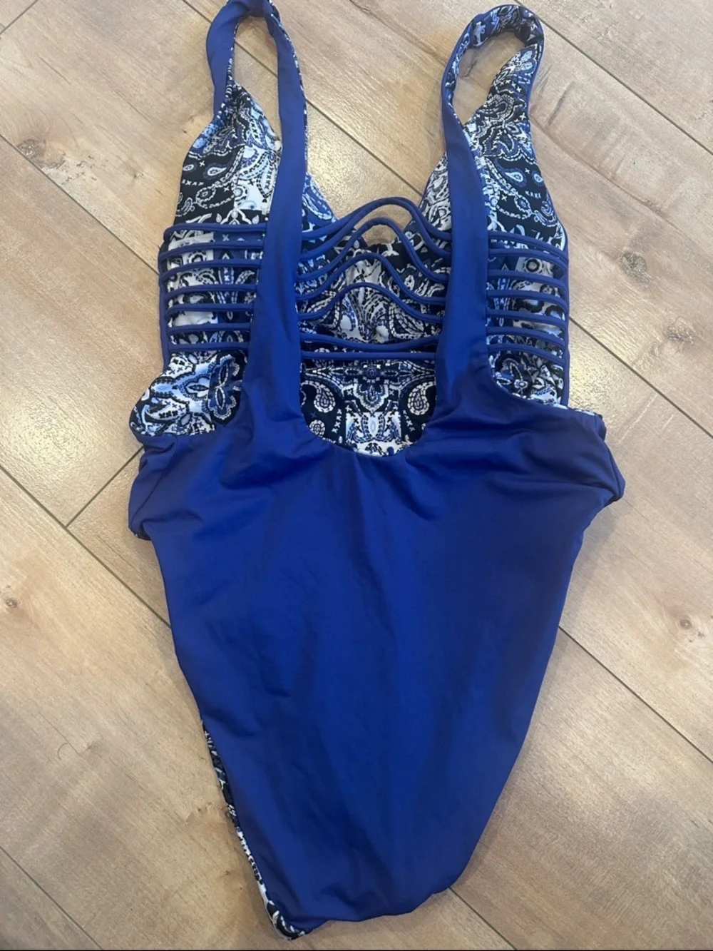 BECCA VIRTUE Women's Blue Americana Reversible One Piece Swimsuit Strappy Back M